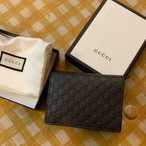 Brown Gucci card case. Brand New. 100% authentic